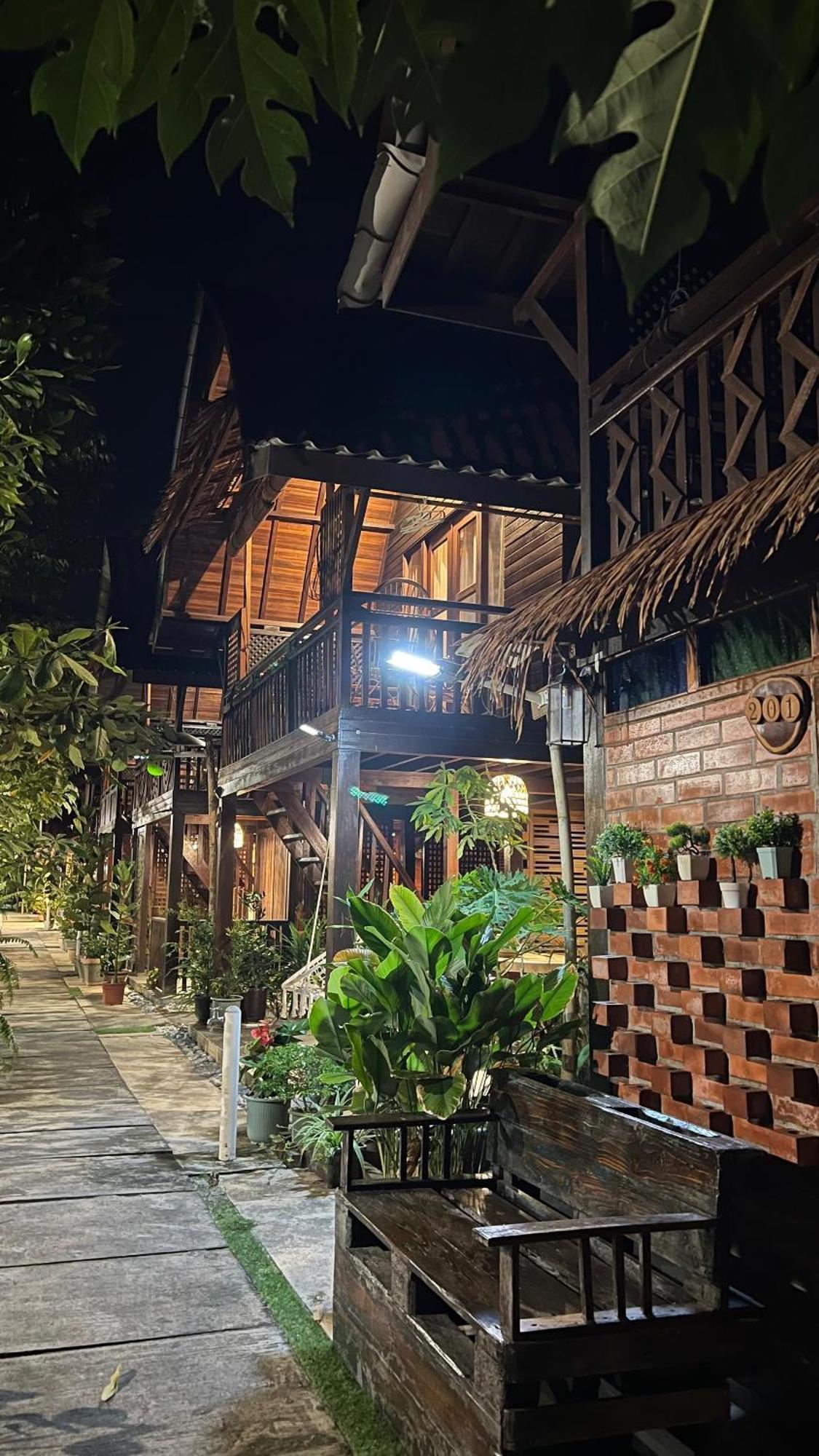 Golden Chenang Village Пантай-Сенанг Экстерьер фото